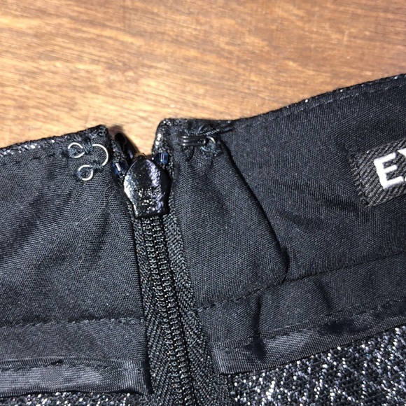 EXPRESS size 4 black snakeskin print shorts - Picture 8 of 10